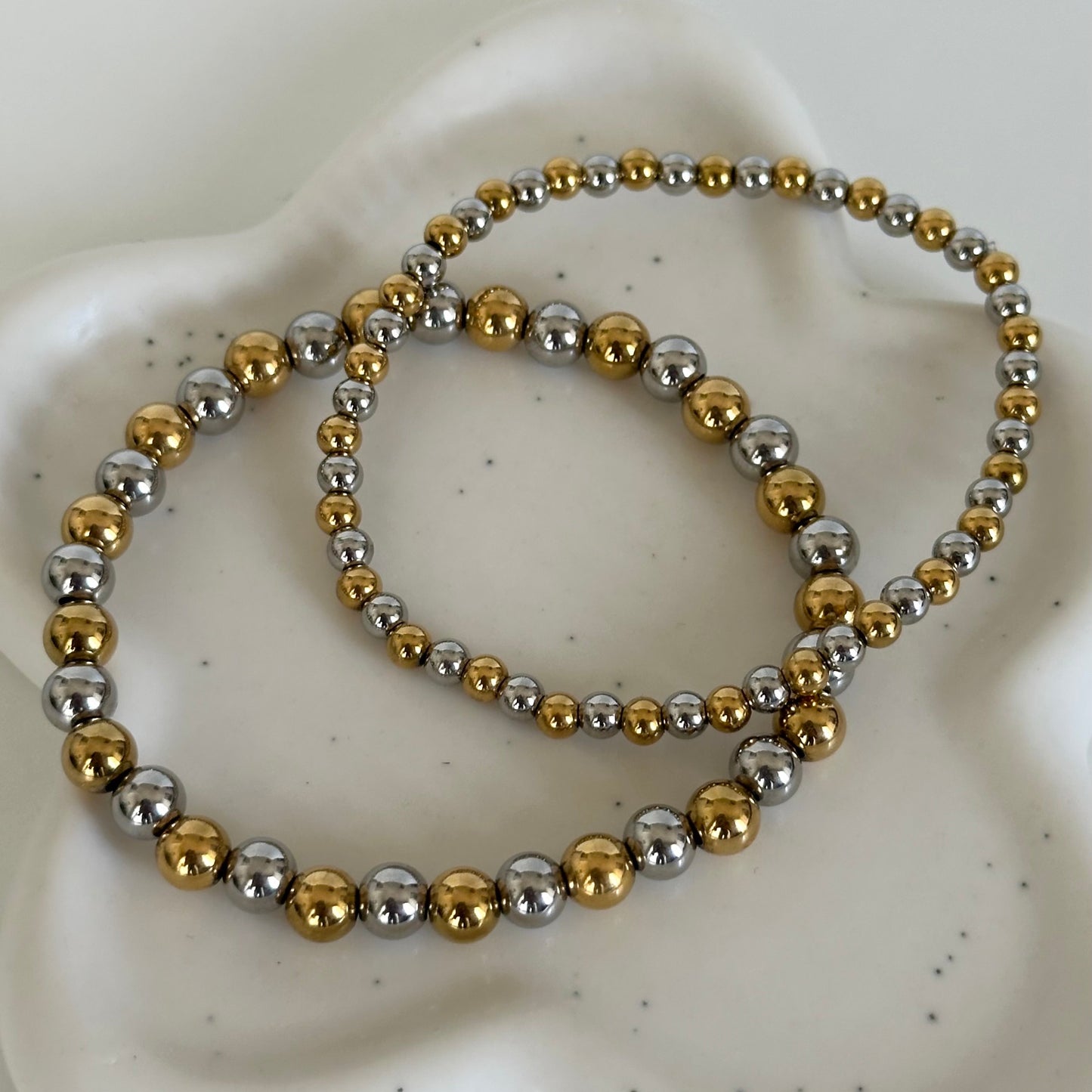 lot de 2 bracelets Abby élastiques en acier inoxydable plaqué or 18k bicolore