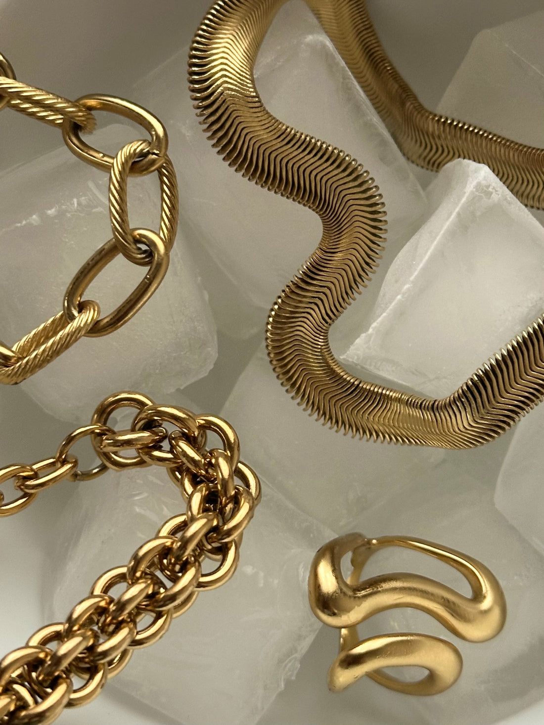 Bijoux en acier inoxydable 304 et 316L : tout ce qu’il faut savoir