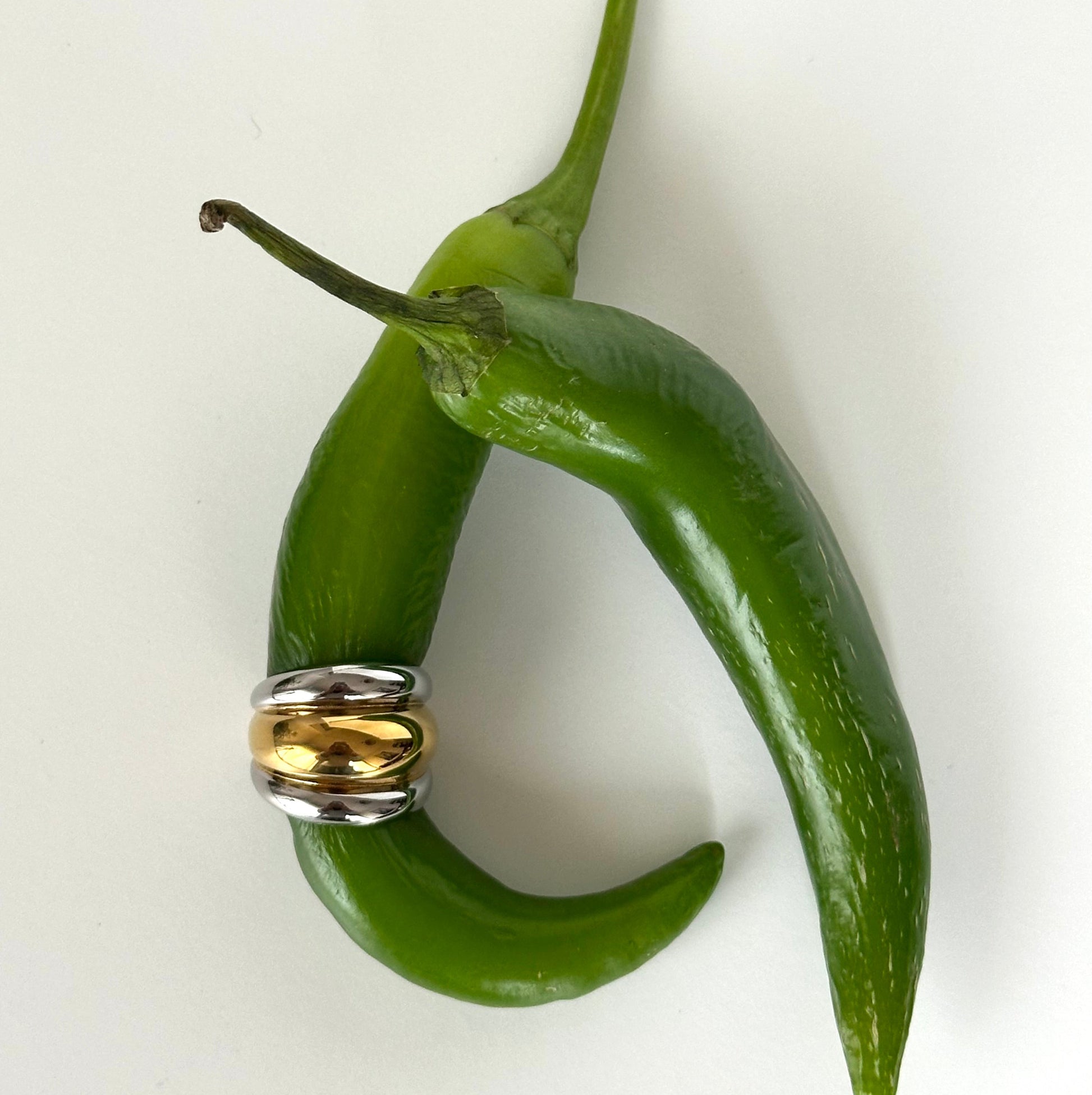 bague acier inoxydable plaqué or 18K Nyx bicolore design moderne détail
