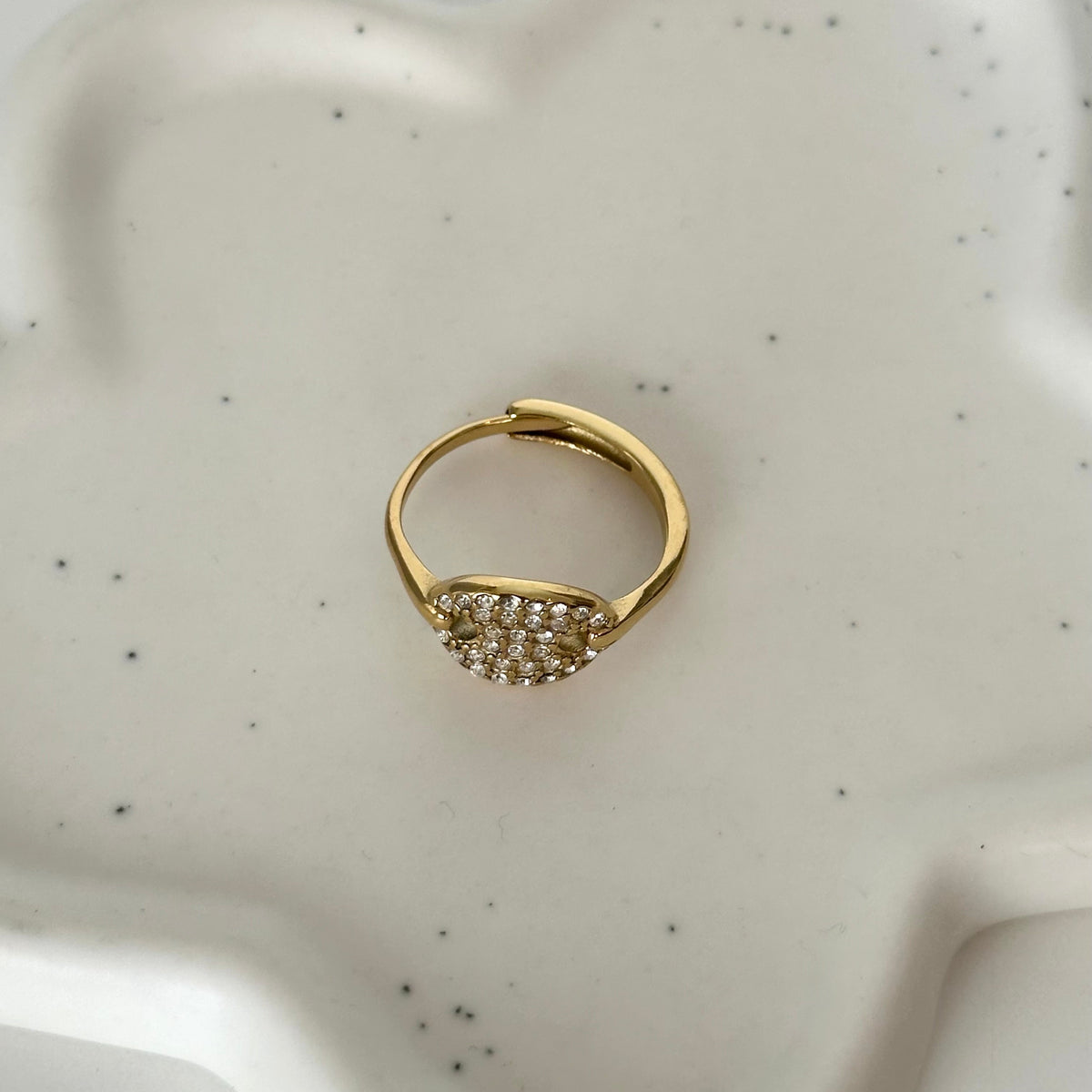 Vue arrière de la bague Erin ajustable en acier inoxydable 304 et strass