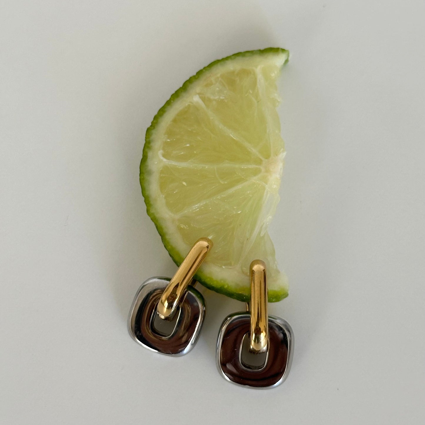 boucles d oreilles Ysé acier inoxydable plaqué or 18k bicolore detail