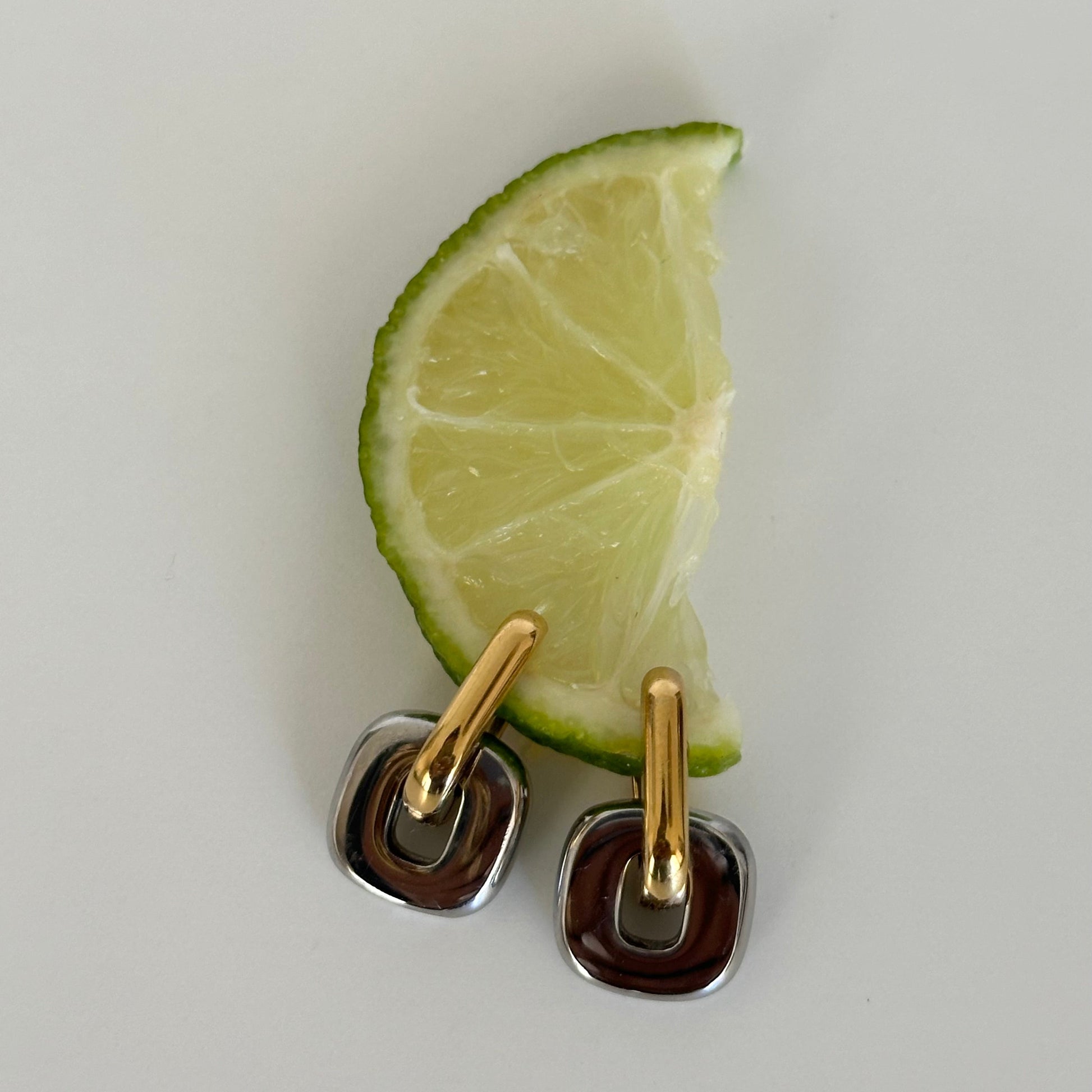 boucles d oreilles Ysé acier inoxydable plaqué or 18k bicolore detail