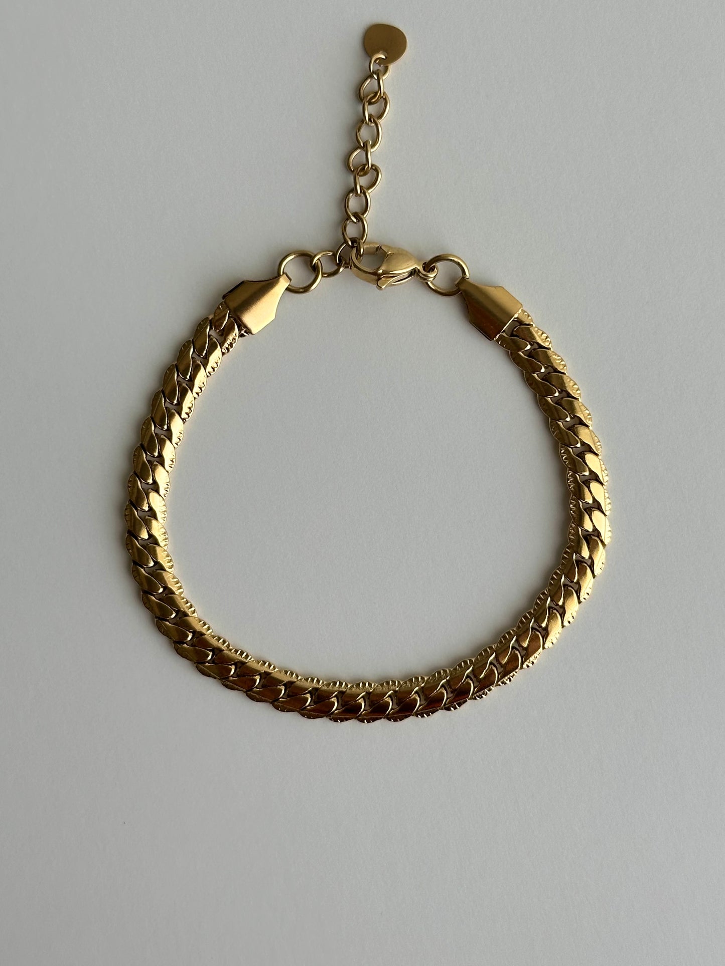 Bracelet Aimé doré à maille gourmette en acier inoxydable – Monalya