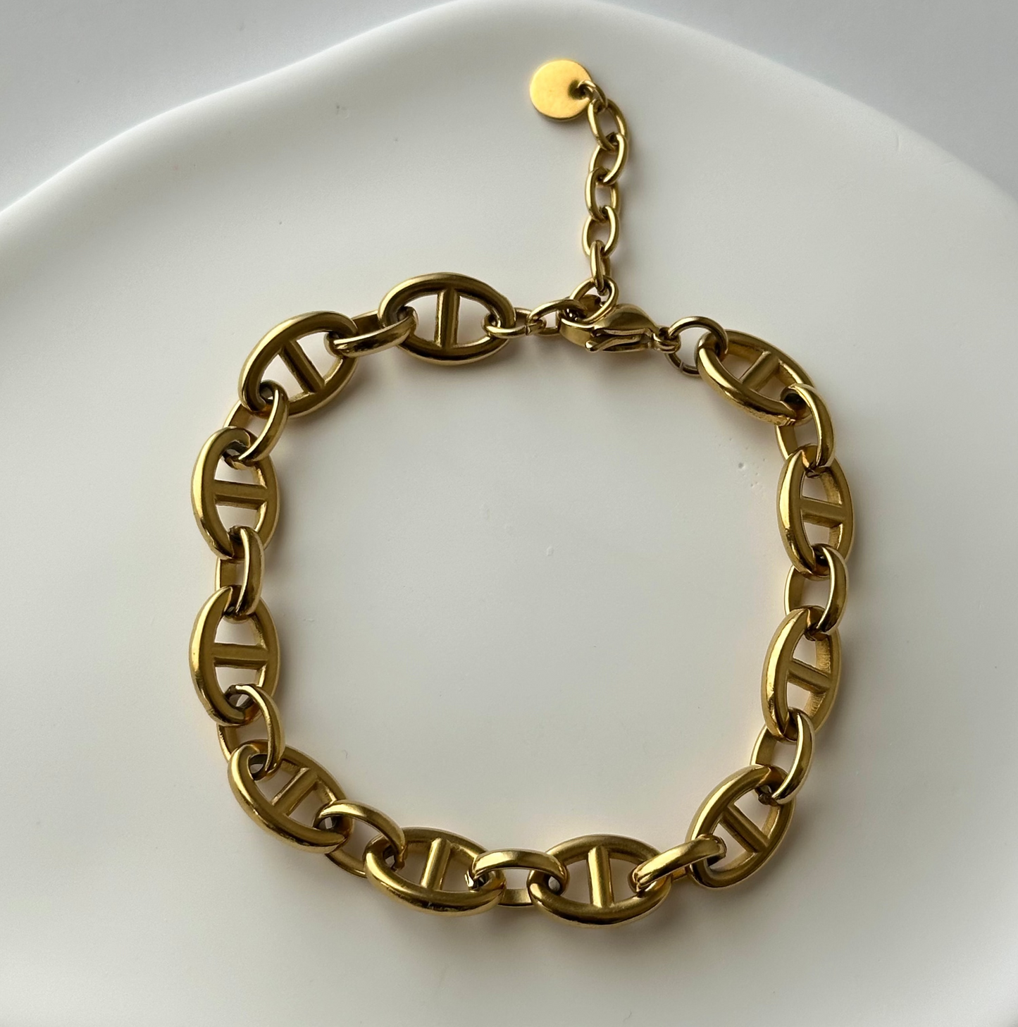 Bracelet Thaly doré en acier inoxydable – maille marine élégante – bijou résistant à l'eau – Monalya