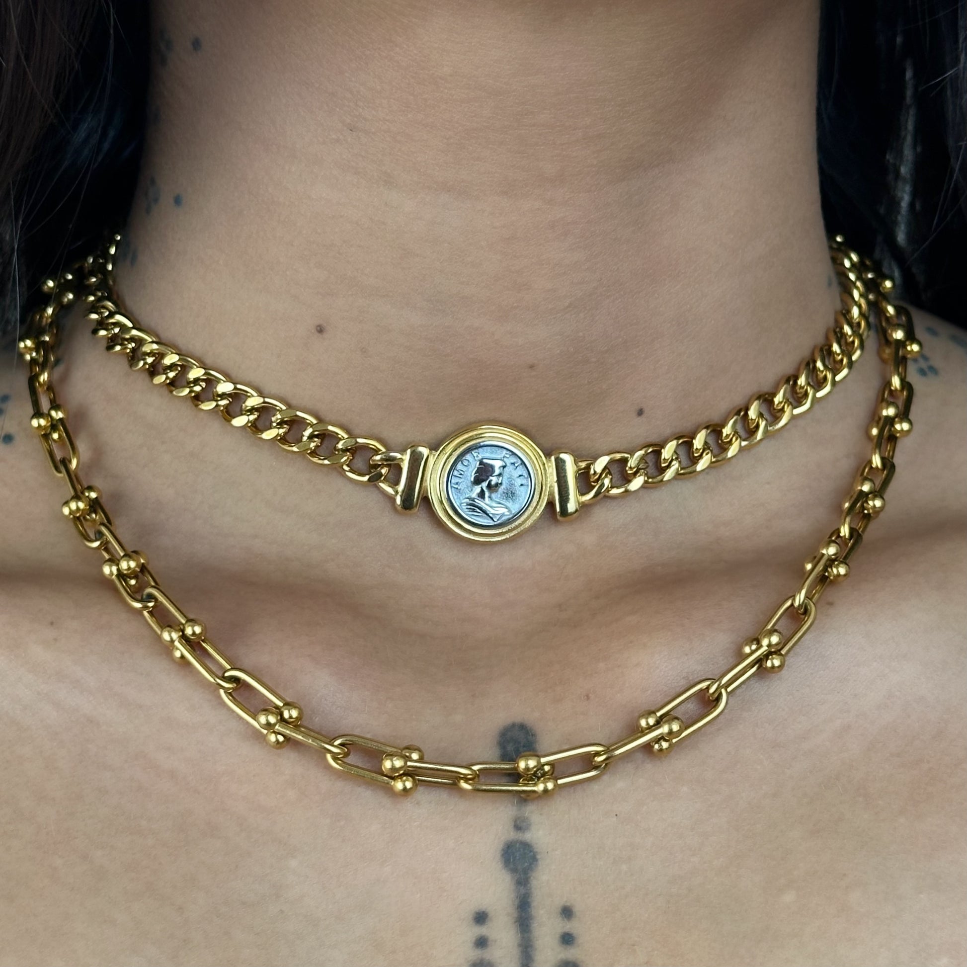 collier Fati acier inoxydable plaqué or 18k bicolore porté