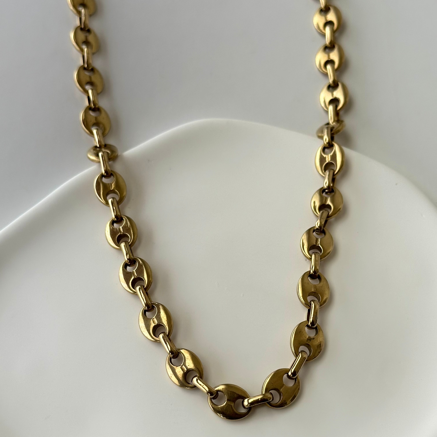 Collier Eryna doré en acier inoxydable 304 – chaîne à maillons grains de café – bijou résistant à l’eau – Monalya